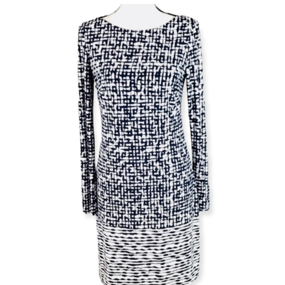 Pre-loved Vince Camino fit & flare shift dress in black & white. Size 4